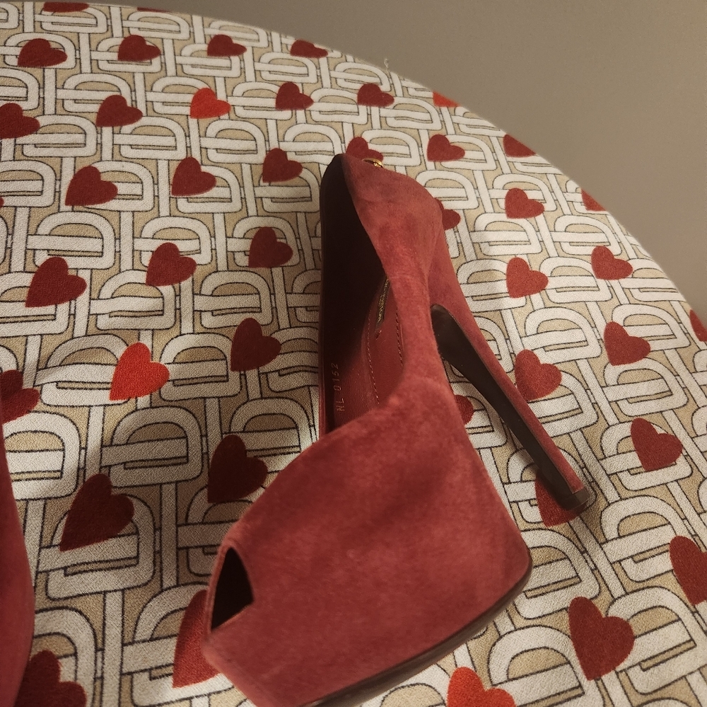 Heels - Picture 8 of 12